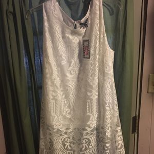 Laced white tank! Perfect for summer!